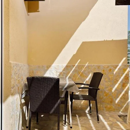 In Guest - Comfy Next To The Guest house *